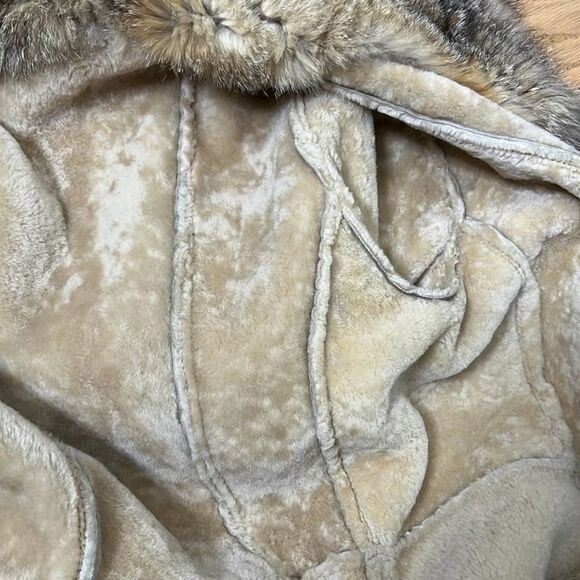 SHEARING REAL FUR LINED COAT SIZE M - Picture 16 of 16